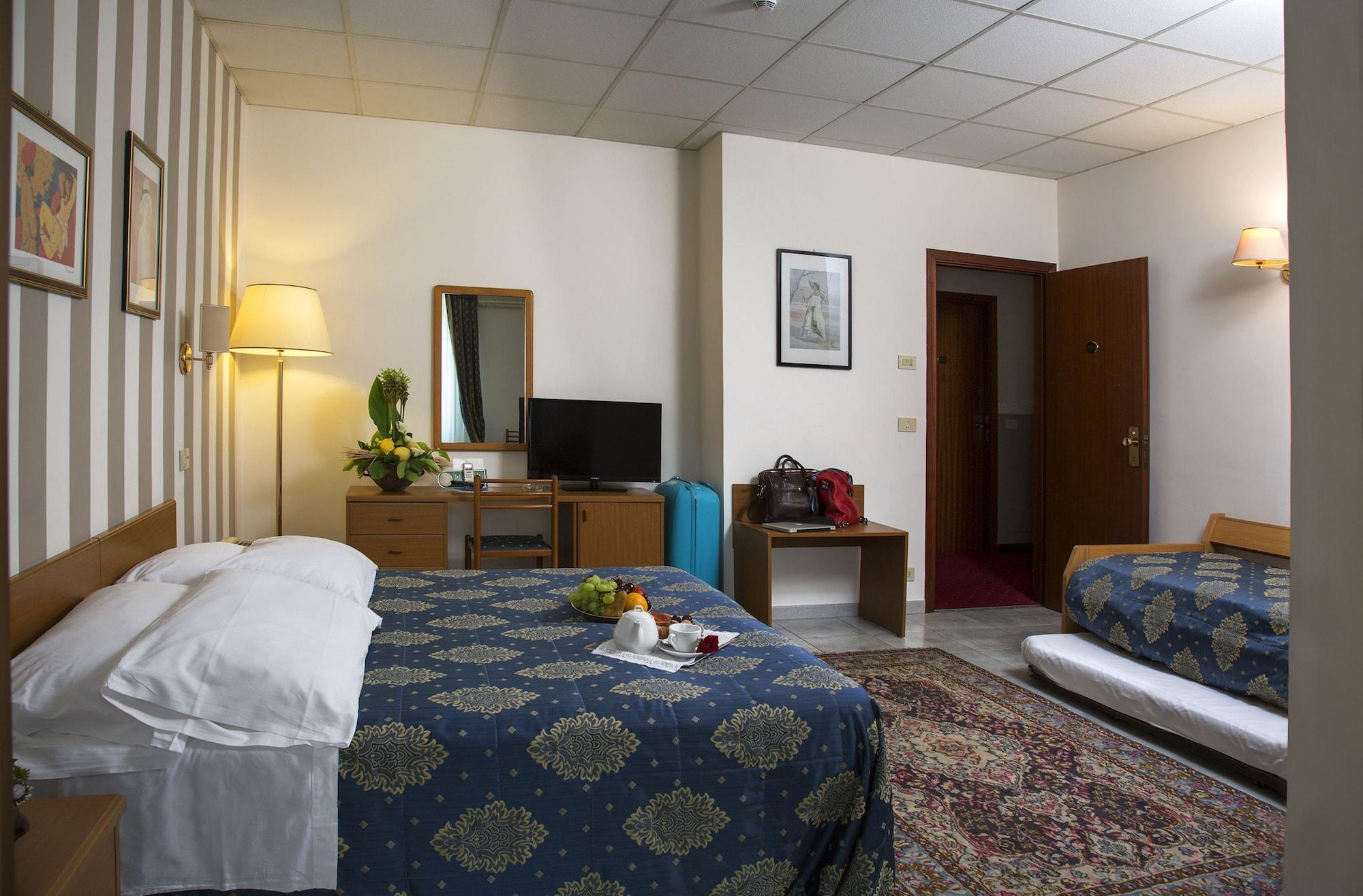 Hotel Redebora Torregrotta Eksteriør bilde