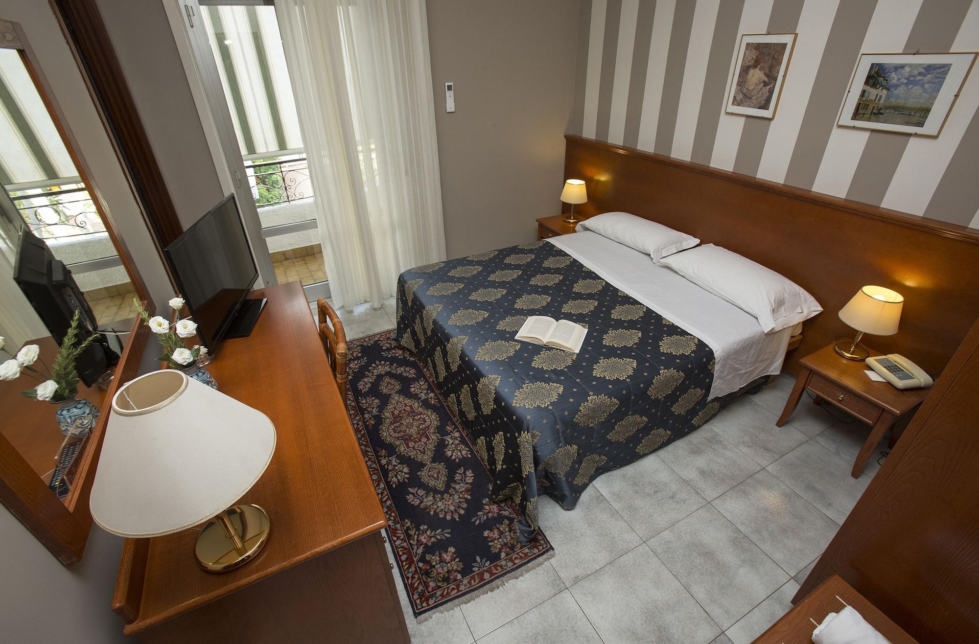 Hotel Redebora Torregrotta Eksteriør bilde