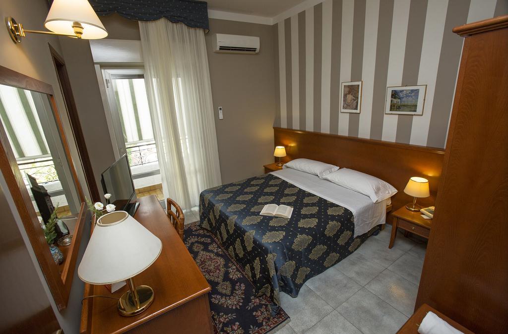 Hotel Redebora Torregrotta Eksteriør bilde